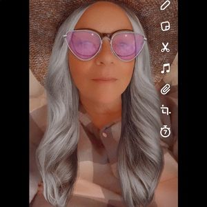 Meet your Posher, Laurie